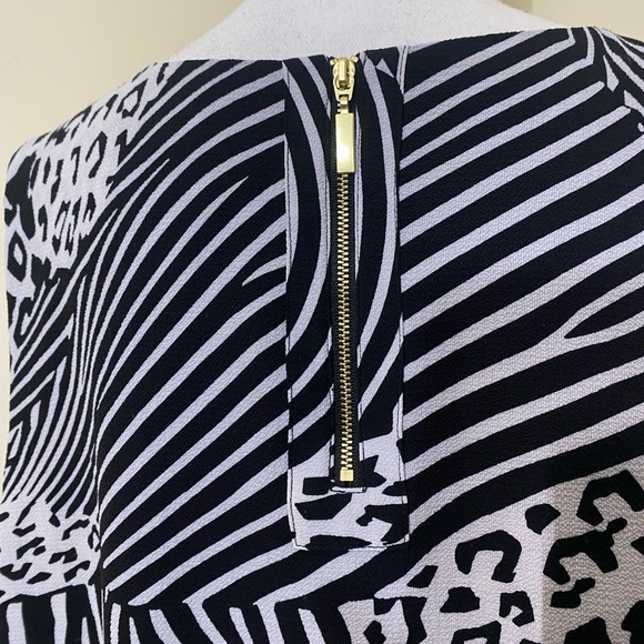 Chicos || woman’s sleeveless rifle blouse size Large (3) - Picture 4 of 7